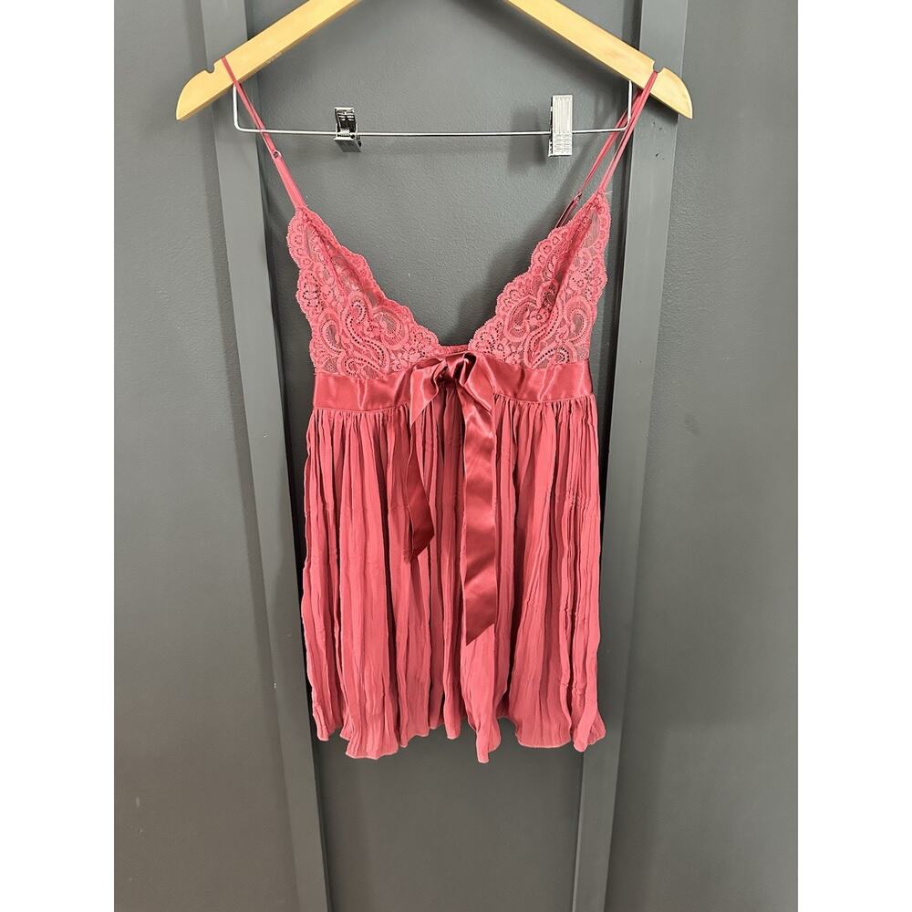 Victoria's Secret Red Chemise Babydoll Size Small Lace Pleated Bow